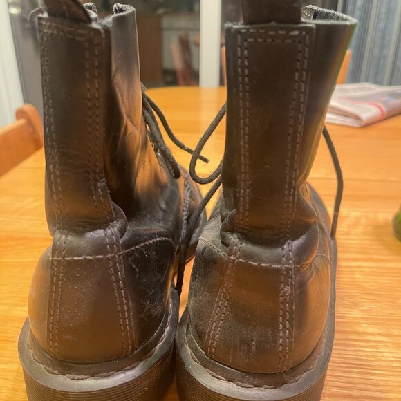 Size 7 (38) navy Doc Marten - Picture 7 of 8